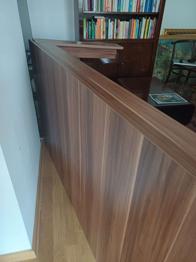 moderner, großer Esstisch