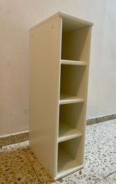 Weißes Regal H 78cm, T 37cm, B20cm