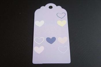 Geschenkanhänger, flieder, mit Herzen