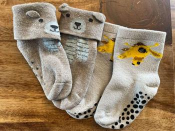 2 Paar Anti Rutsch Socken ca Größe 20-25