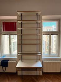 Hohes Tischler Regal