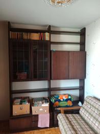 Bücherregale wandhoch, Tischlerarbeit