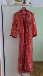 Langer, durchsichtiger Morgenmantel