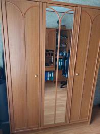 Kleiderschrank 140x190 cm