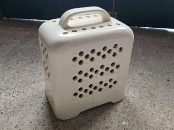 Elektrischer Keramik Heizkörper antik