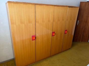 Massivholz Kleiderschränke ZU VERSCHENKEN