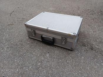 (reserviert) Koffer silber Modellsport