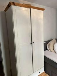 Kleiderschrank