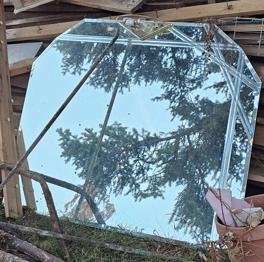 Spiegel mit Beleuchtung