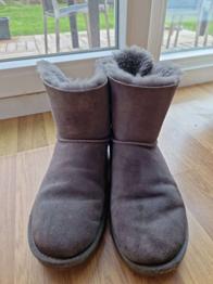 Uggs grau