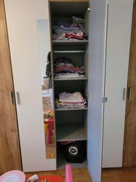 (reserviert) Kleiderschrank