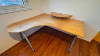 Stabiler Eckschreibtisch (180x150 cm) mit Monitorerhöhung - 1190 Wien