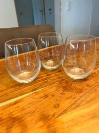 Stiellose Weingläser