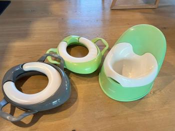 Toilettensitze und Töpfchen