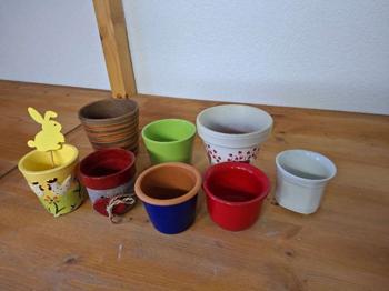 Verschiedene Übertöpfe