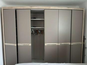Kleiderschrank