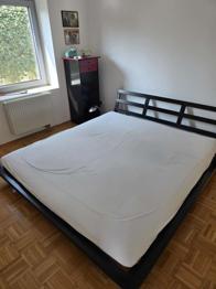 Doppelbett mit Matratze