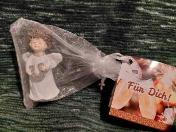 kleines Engerl in Geschenkverpackung NEU