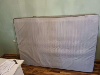 Matratze zu verschenken 140 x 200