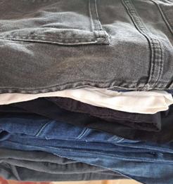 (reserviert) Jeans und Stoffe zum Nähen, Basteln