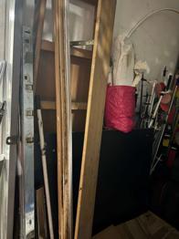 Bretter, Tapeten, Töpfchen, Ski, Bücher, Lampen etc gratis