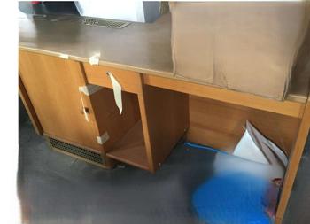 Schreibtisch, massiv HOLZ, ideal für Appartement oder Hotelzmmer,