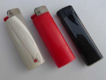 3 Feuerzeuge - BITTE TEXT GENAU LESEN UND FOTOS GENAU ANSCHAUEN!