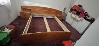 Doppelbett 180 x 200 (ohne Lattenrost und Matratzen)