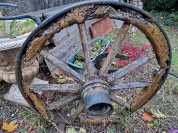 Altes wagenrad