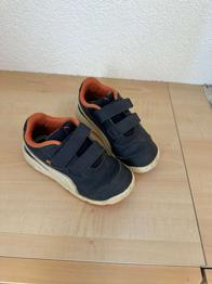 Puma Sneaker Turnschuhe Größe 24