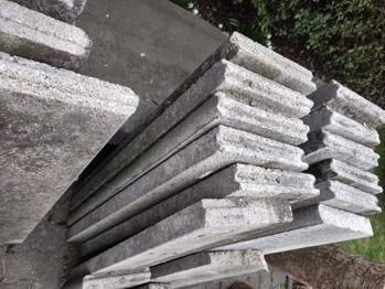 (reserviert) Begrenzungssteine