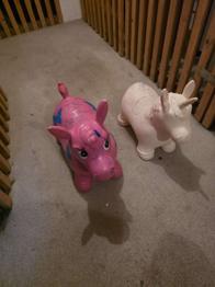 (reserviert) Kinder hupft Pferde