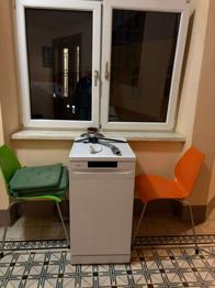 Stehtisch mit Geheimfach