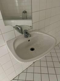 WC komplett, Badewanne und Waschbecken mit Armatur gegen Abholung