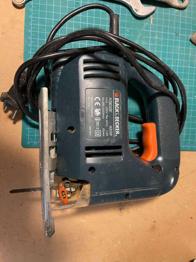 (reserviert) Stichsäge an junge(n) Bastler(in) zu verschenken!