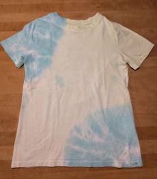 Batik-T-Shirt selbst gemacht, weiß türkis hellgelb, Gr. 134/140