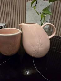 Depot Keramikkrug und Tasse, rosa Farbe, neue