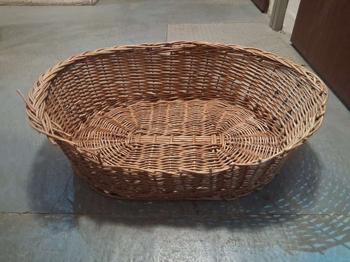 Hundekorb aus Weidengeflecht
