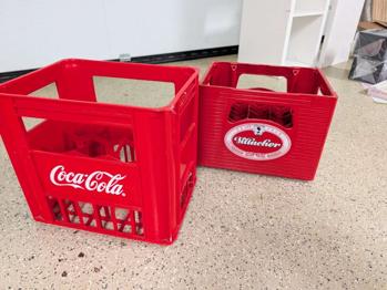 2 Getränkekisten zu verschenken