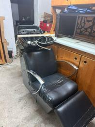 Verschenke reperaturbedürftiges Friseur Waschbecken