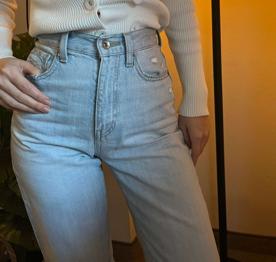 Uniqlo Mom-Jeans mit High Waist - Größe XXS / 32