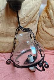 Lampe mit Glasschirm