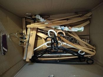 (reserviert) Kleiderbügel zu verschenken