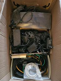 (reserviert) Diverse Netzgeräte, Kabel und Ladegeräte
