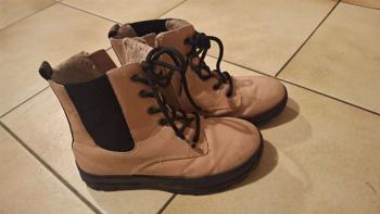 3 paar Stiefel zu verschenken