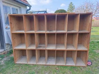 Regal dringend zu verschenken!