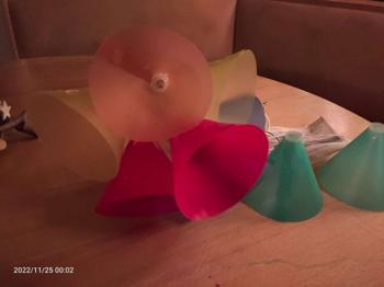 Lampe mit verschiedenen Farbaufsätzen, Lichterkette