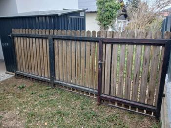 Gartentor mit Schloss u Schlüssel