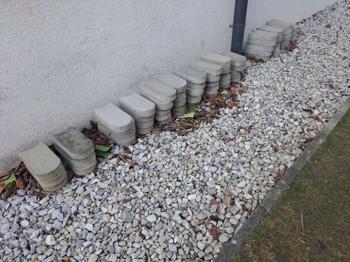 Randsteine und Waschbetonplatten zu verschenken