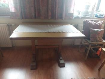 Tisch / Küchentisch